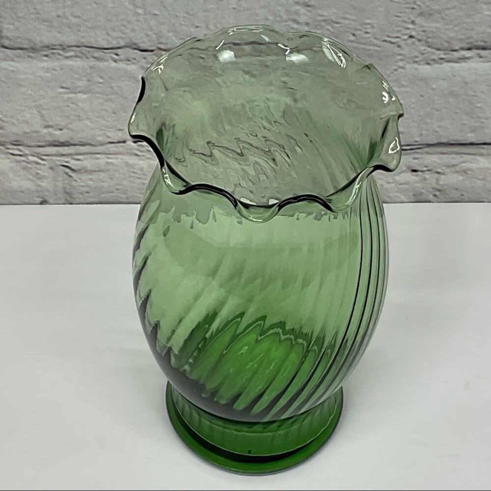 Vintage Emerald Green Swirl Glass Vase w/Ruffled Edge Translucent Ribbed Decor - Picture 2 of 4